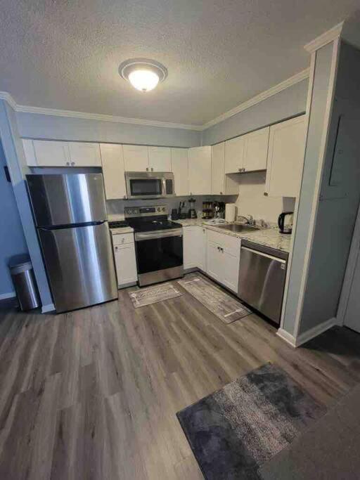 הילטון הד איילנד 2022 Renovated 2-Bdrm Cozy, Lovely Condo W/Parking! מראה חיצוני תמונה