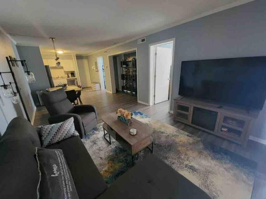 הילטון הד איילנד 2022 Renovated 2-Bdrm Cozy, Lovely Condo W/Parking! מראה חיצוני תמונה