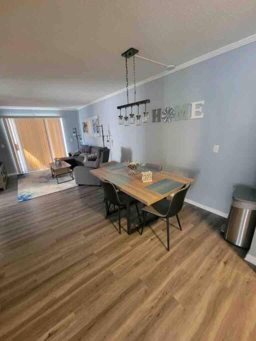 הילטון הד איילנד 2022 Renovated 2-Bdrm Cozy, Lovely Condo W/Parking! מראה חיצוני תמונה