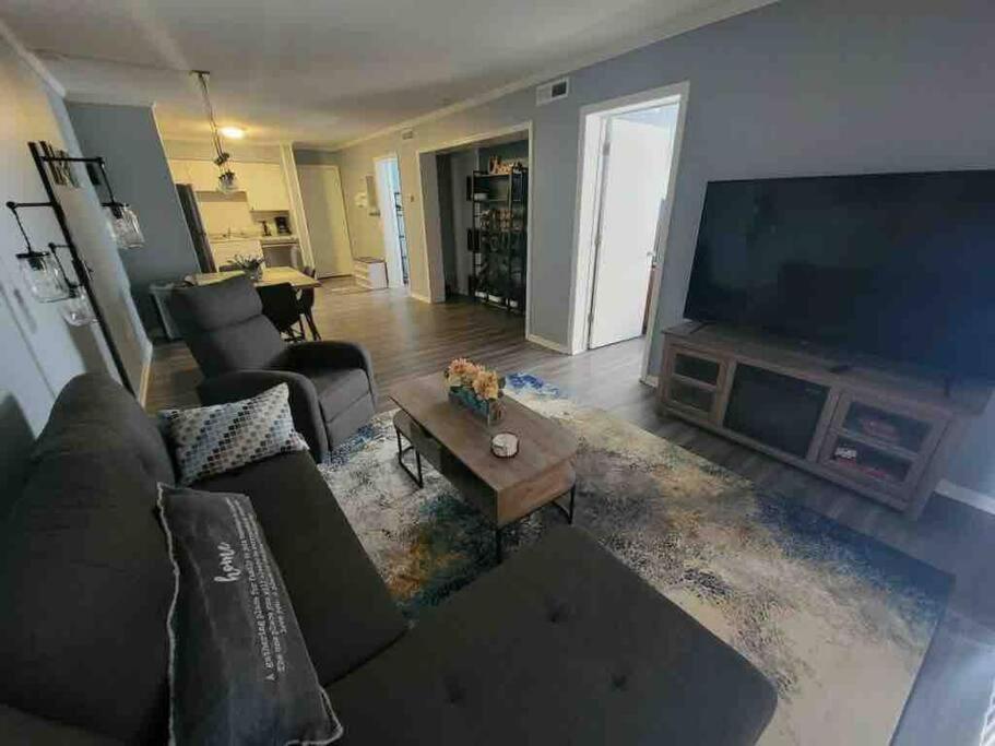 הילטון הד איילנד 2022 Renovated 2-Bdrm Cozy, Lovely Condo W/Parking! מראה חיצוני תמונה